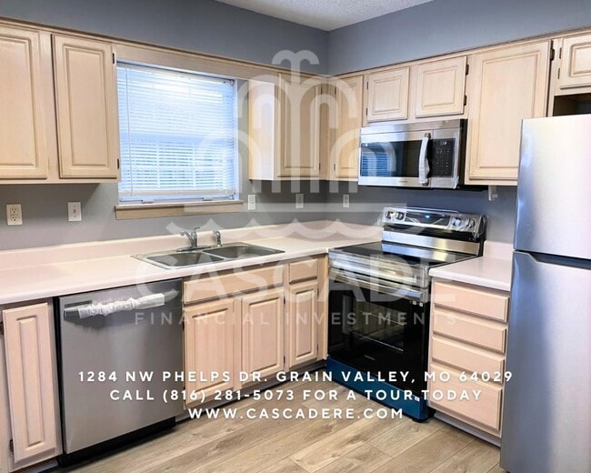 Building Photo - 1286 NW Phelps Dr