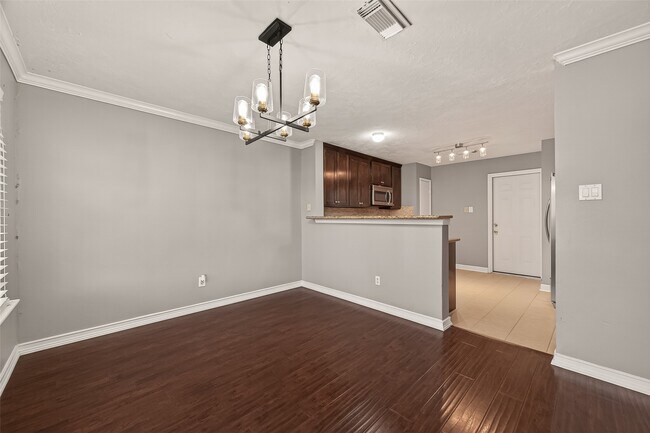 Building Photo - 6815 Lower Arrow Dr