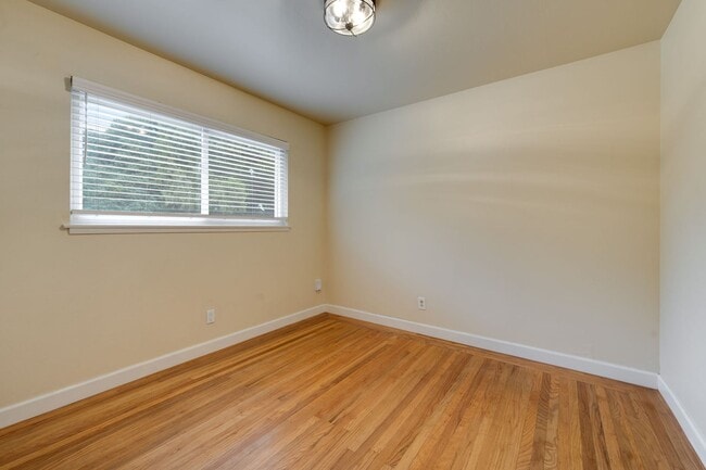 Building Photo - 5113 Sitton Way