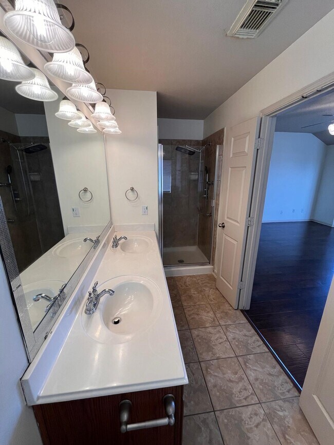 Building Photo - 19431 Plantation Bend Ln