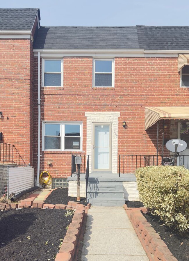 Building Photo - Two-Bedroom home in Baltimore