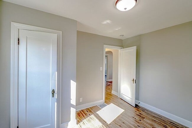 Building Photo - Newly Renovated 3 Bedroom Cape Cod