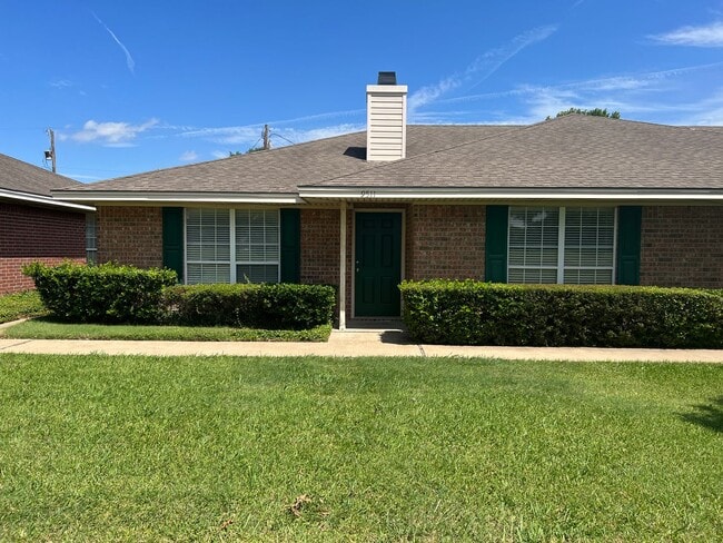 Primary Photo - Duplex *LEASING SPECIAL AVAILABLE*