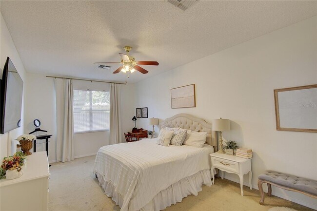 Building Photo - 963 Cherry Valley Way
