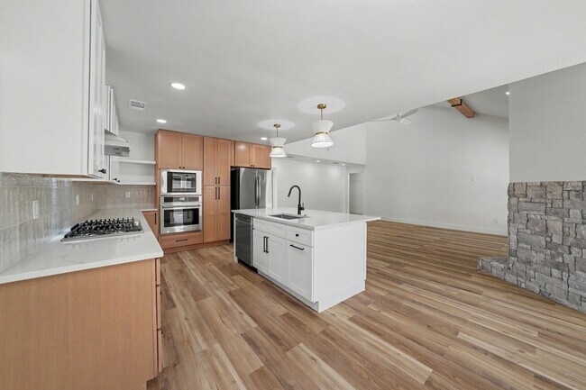 Building Photo - 4001 Bullock Dr