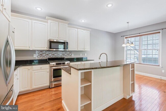 Building Photo - 1298 Vickery Ln