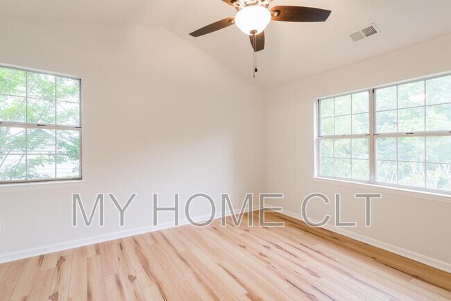 Building Photo - 8413 Woodford Bridge Dr