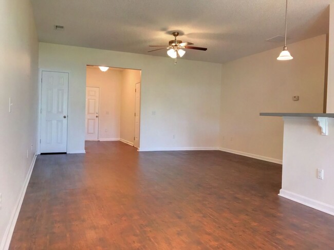 Building Photo - 765 Canyon Oak Loop