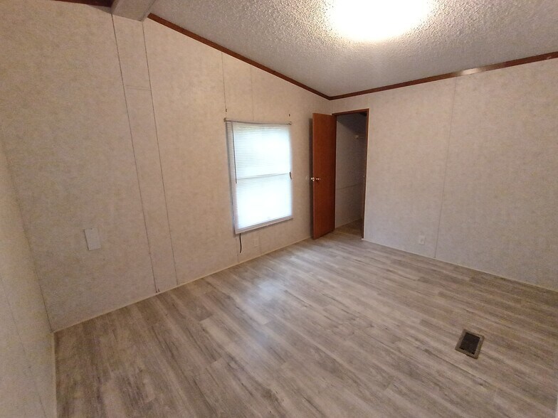 Building Photo - 41369 N Thibodeaux Rd