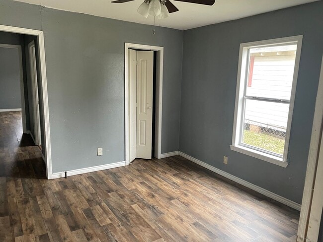 Building Photo - First Month Free!!