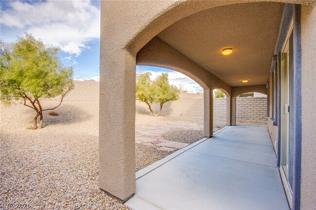 Building Photo - 729 Catalina Aisle St