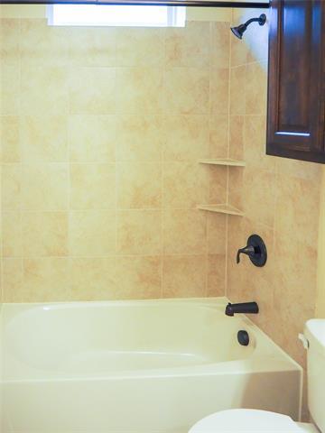 Building Photo - 400 Sunflower Ave