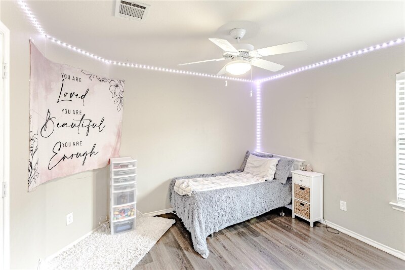 Building Photo - 2048 Lake Trail Dr