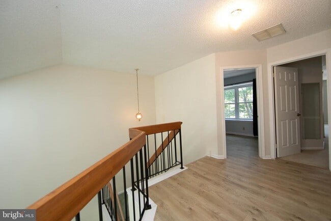 Building Photo - 178 Kettlebrook Dr