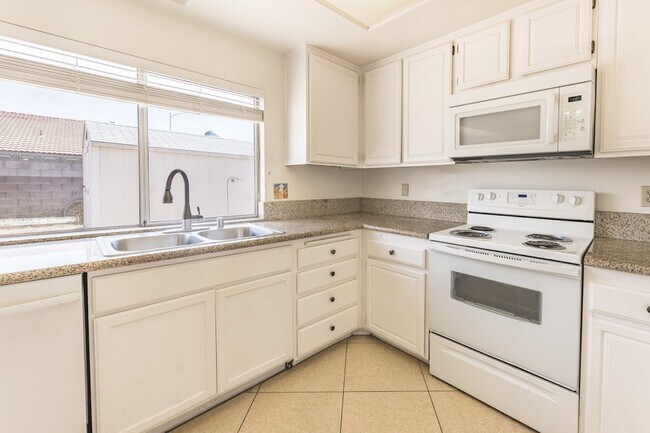 Building Photo - 6361 O'Bannon Dr