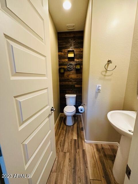 Building Photo - 9528 W Weeping Willow Rd