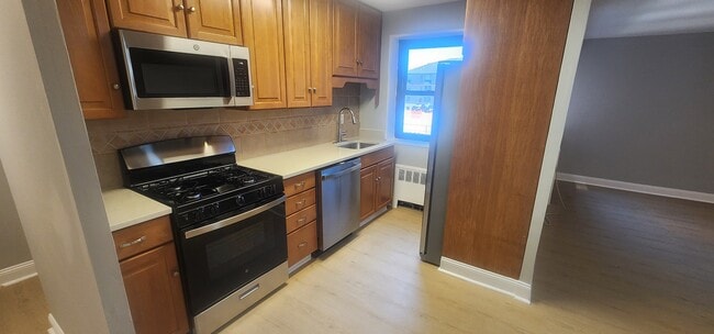 Building Photo - 208 Anderson St
