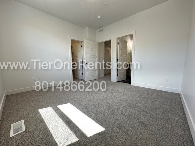 Building Photo - This property offers a NO DEPOSIT option a...