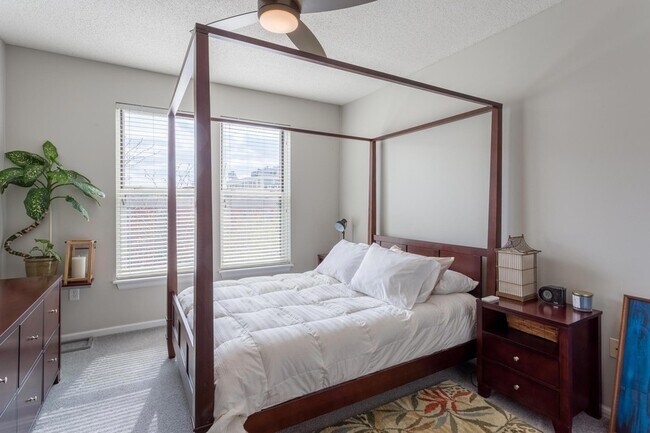 Building Photo - 545 N 1st St