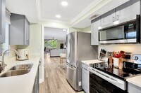 Building Photo - 1001 Pearce Dr