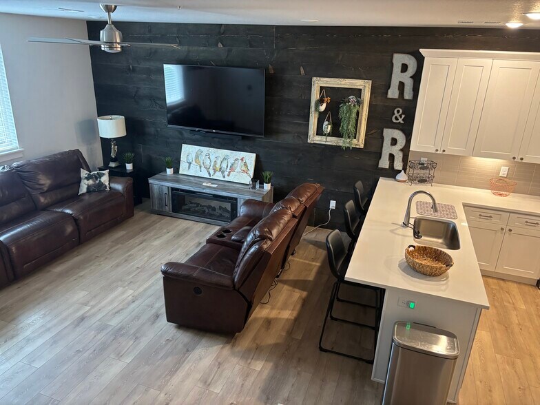 Building Photo - 4125 24th Street Rd