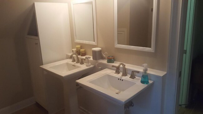 Building Photo - Renovated 3 BD, 2 BA Home in Avondale