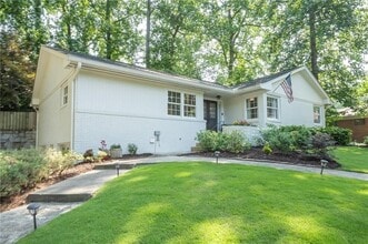 Building Photo - 1210 Lenox Cir NE