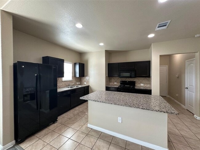 Building Photo - 1517 Maier Dr