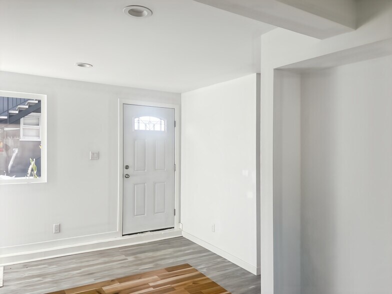 Building Photo - 8821 Reading Ave