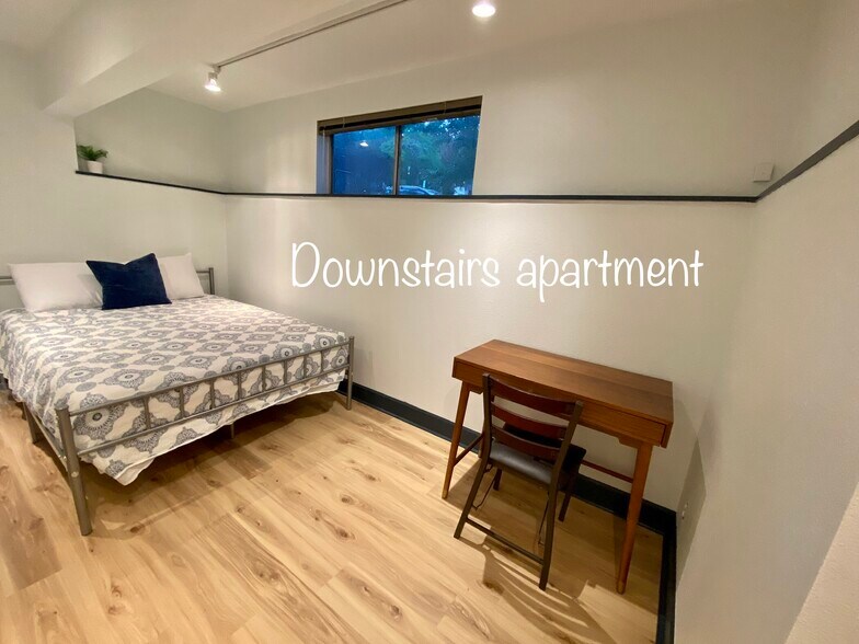 Building Photo - 210 E 3rd Ave