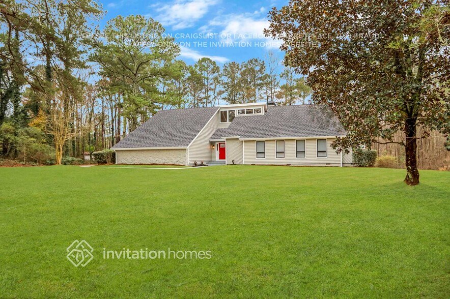 Building Photo - 651 Wohelo Ct