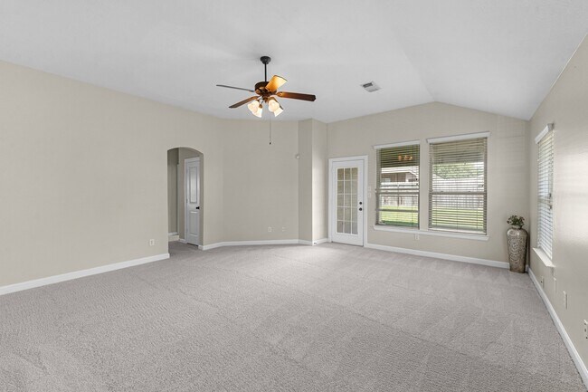 Building Photo - 4014 Pinecrest Hollow