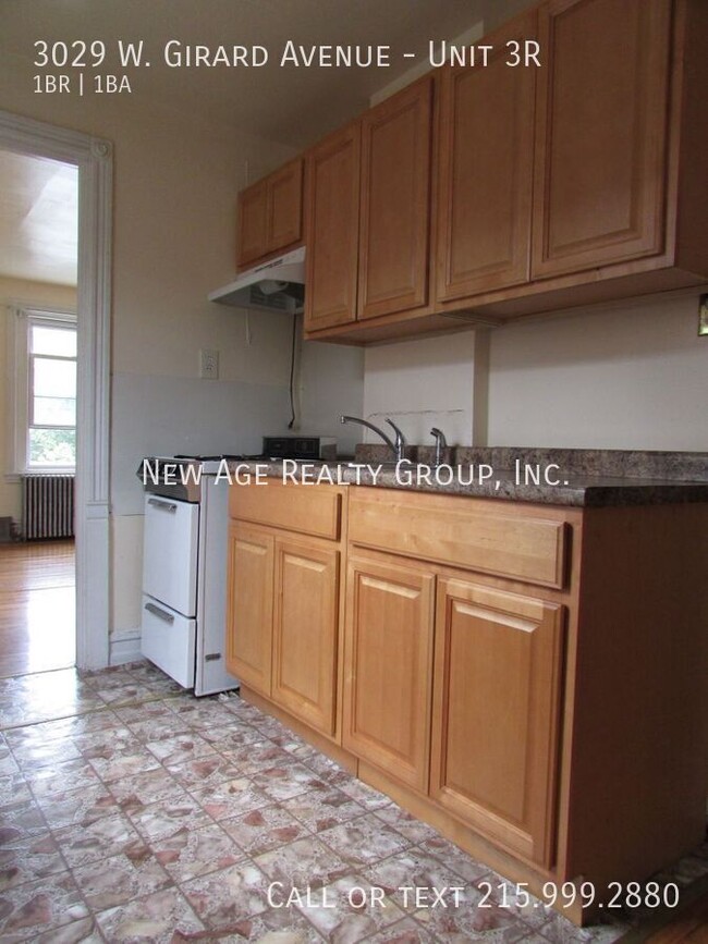 Building Photo - 3029 W Girard Ave