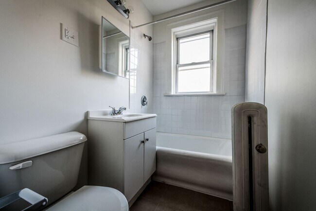 Building Photo - 8101 S Justine St