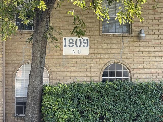 Primary Photo - 1809 Roman Rd