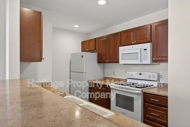 Building Photo - 609 Oak Park Dr