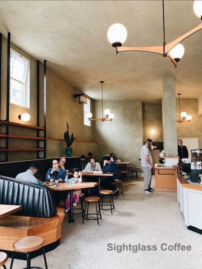 Building Photo - 226-230 Scott St