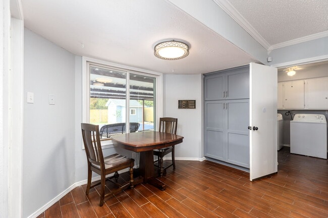 Building Photo - 10615 Lands Run St