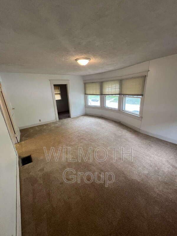 Building Photo - 5226 N College Ave