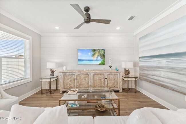 Building Photo - 712 Landing Cir