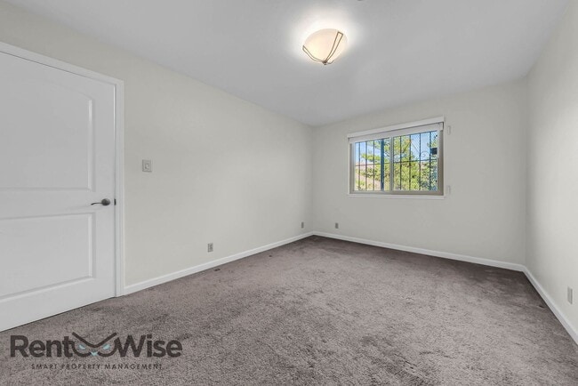 Building Photo - 963 Ridgeview Ct