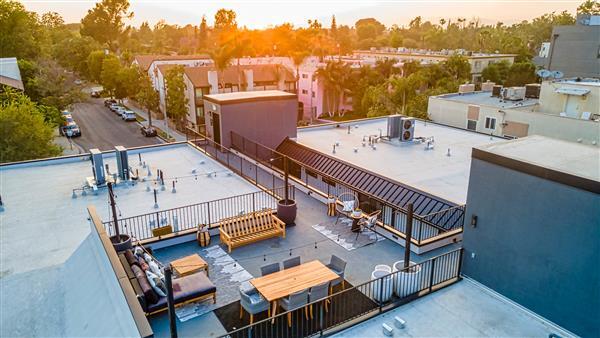 Building Photo - 4930 Laurel Canyon Blvd