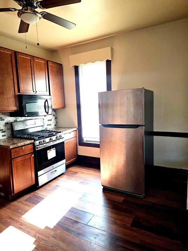 Building Photo - 11118 S Edbrooke Ave