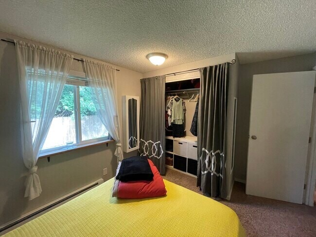 Primary bedroom - 2527 Superior St