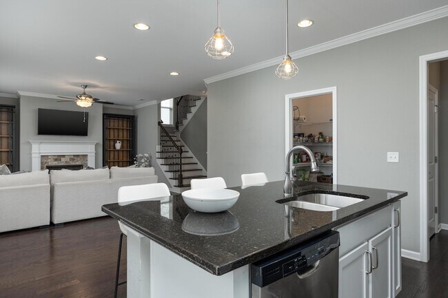 Building Photo - 1741 Timber Creek Rd NE