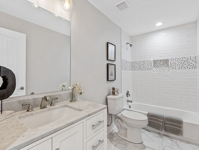 Building Photo - 5512 Vaught Dr