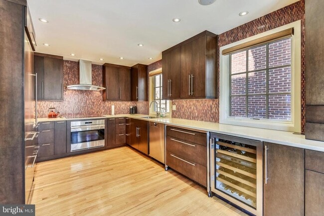 Building Photo - 317 S Union St