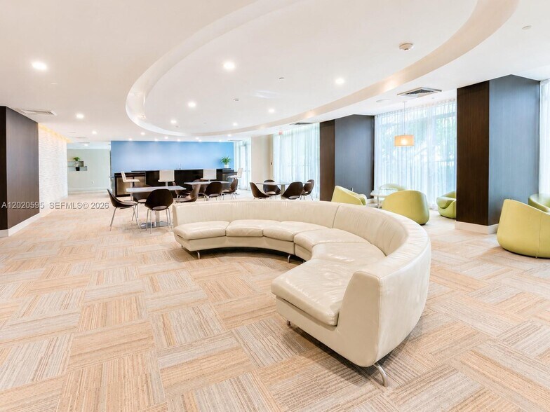 Building Photo - 951 Brickell Ave