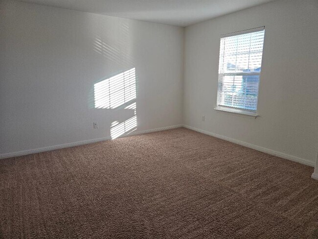 Building Photo - 18412 Speculator Ln