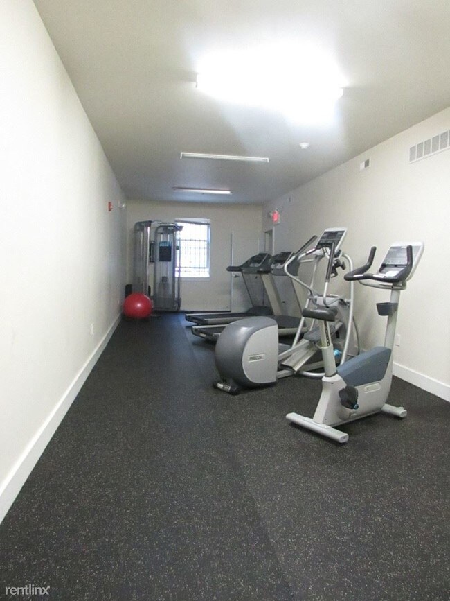 Building Photo - 3836 Spring Garden St